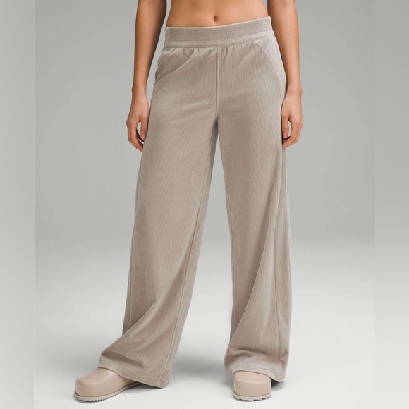 Lululemon Scuba Mid-Rise Wide-Leg Pant *Velvet Cord - Picture 3 of 5